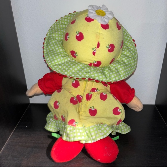 Vintage Talking Red Yellow Green 13" Strawberry Shortcake Rag Doll BAN DAI - Picture 2 of 7